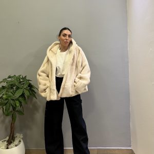 White muse fur