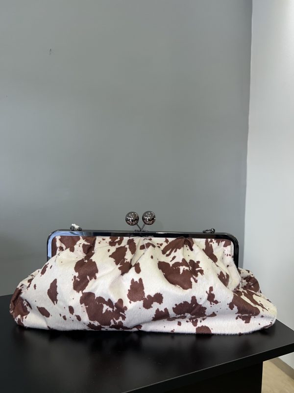 Silvia clutch bag
