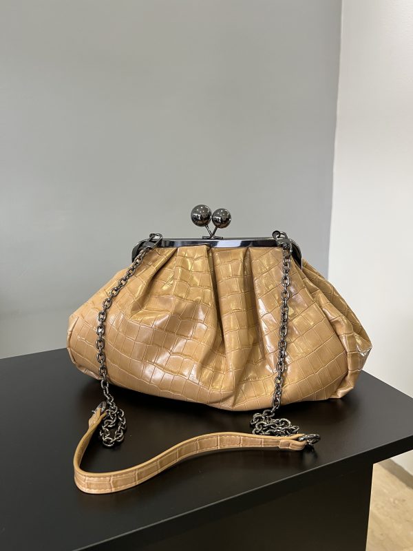 Nude elegance clutch bag