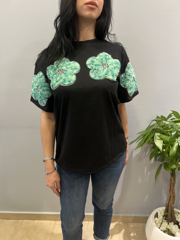 Flower t-shirt - Image 2