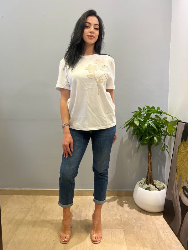 White t-shirt