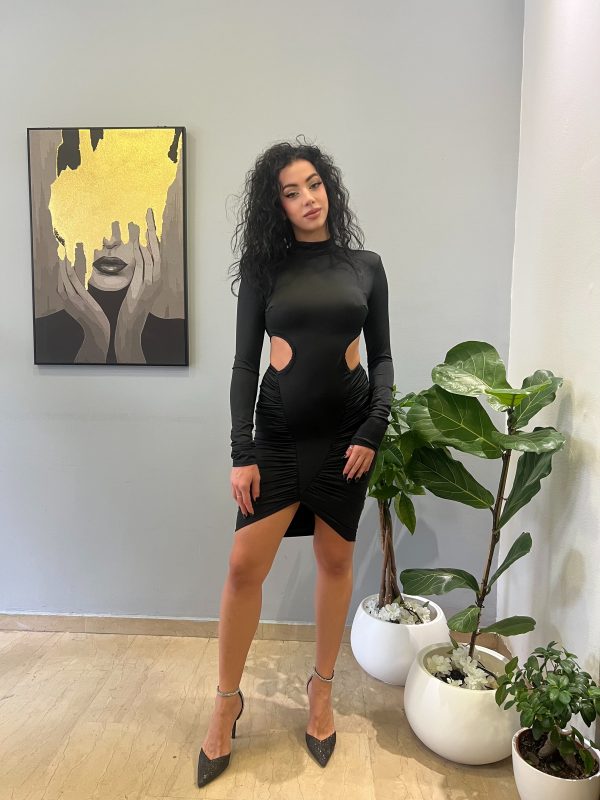 Donna black dress