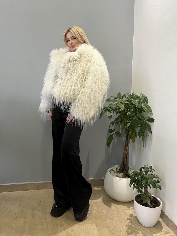Myrya white fur - Image 2