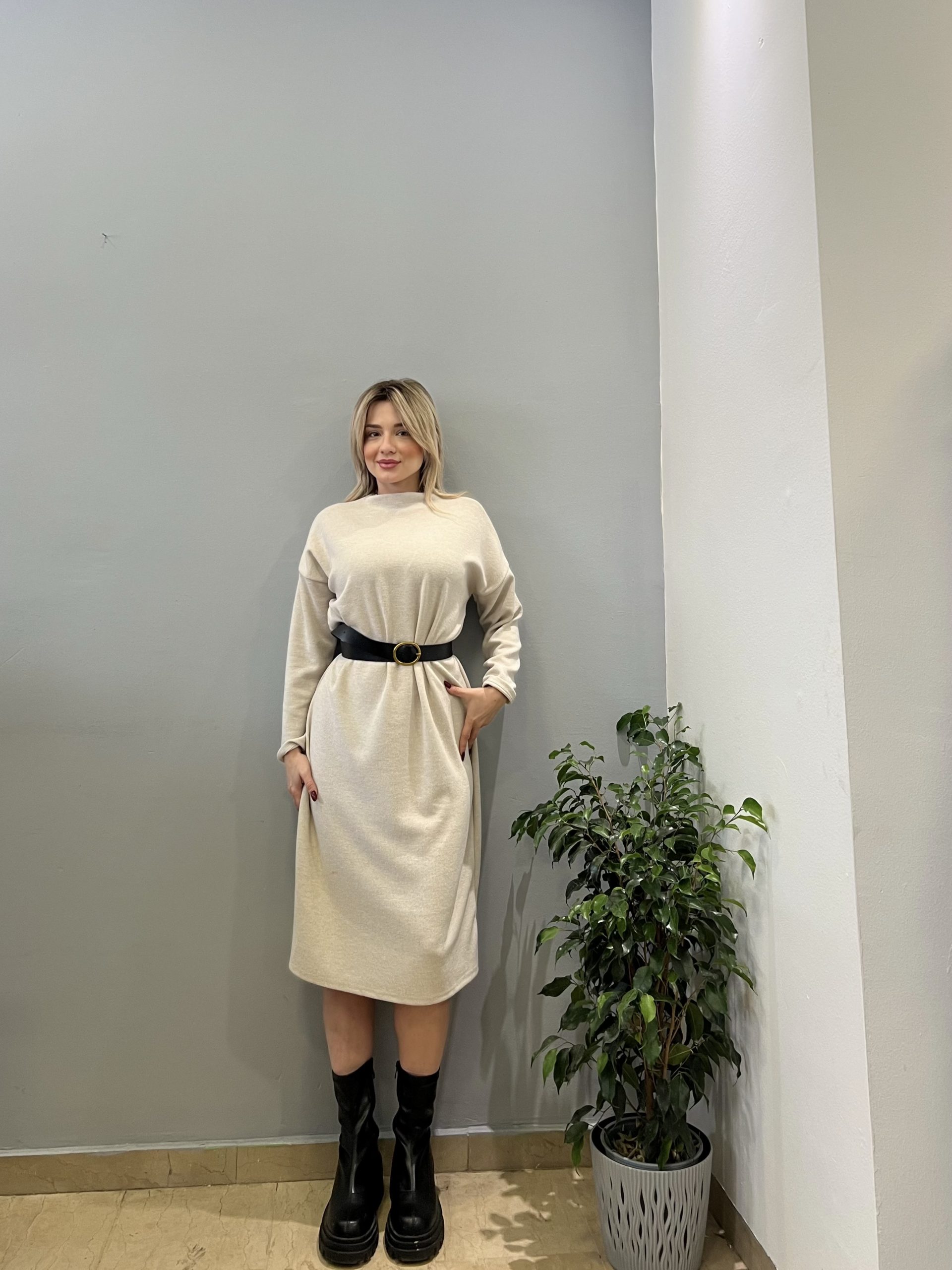 Cozy white dress - Image 3