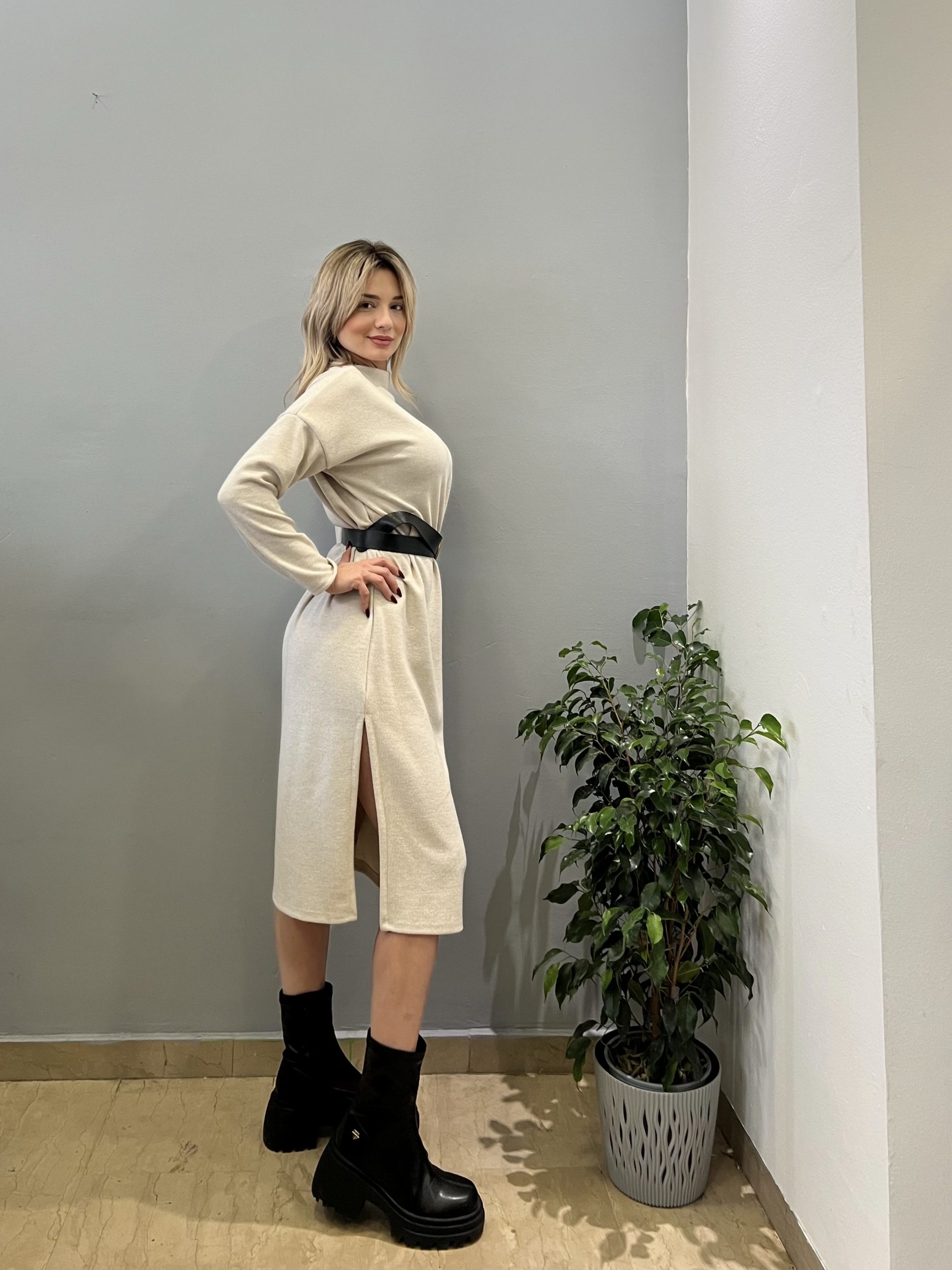 Cozy white dress - Image 2