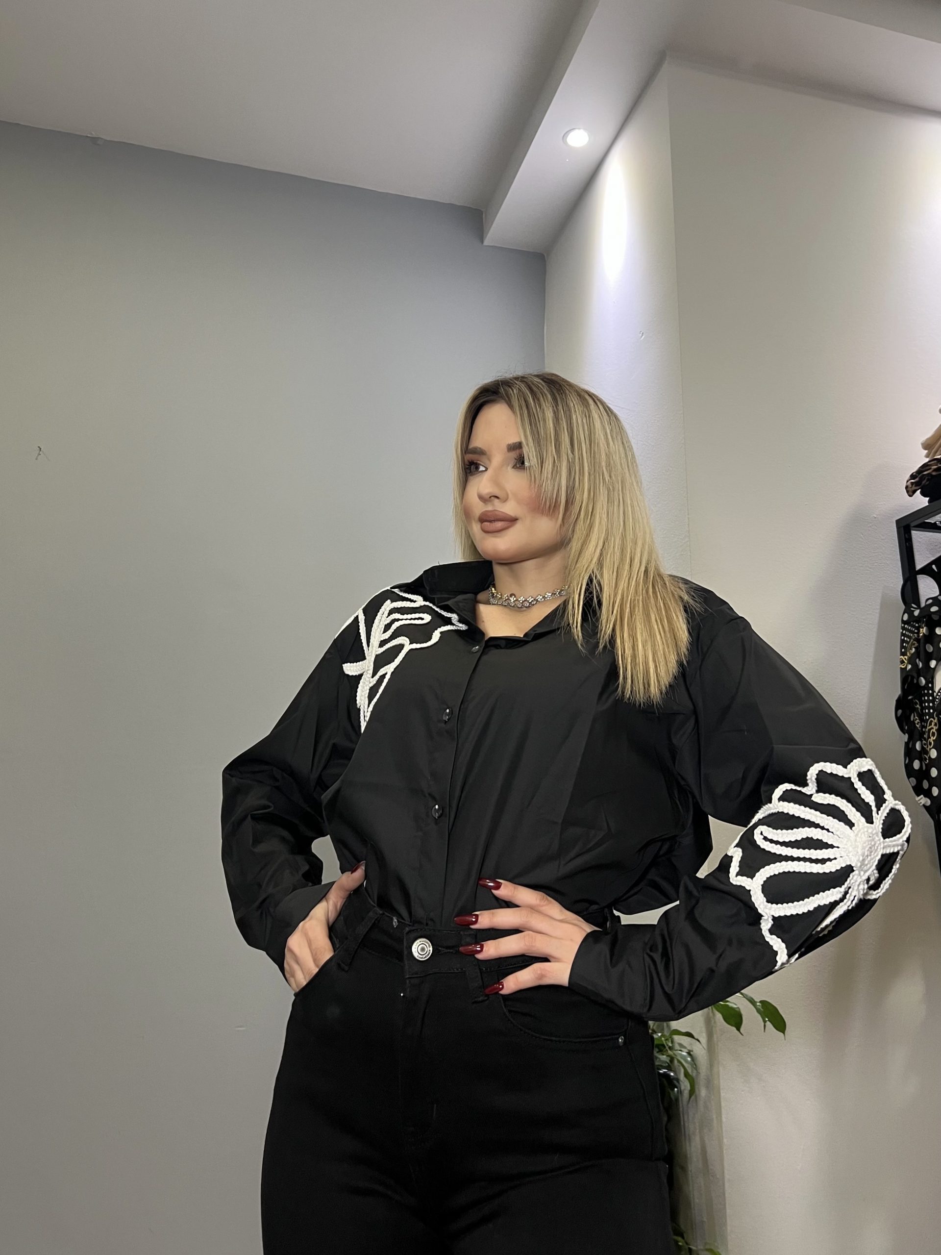 White flower shirt - Image 2