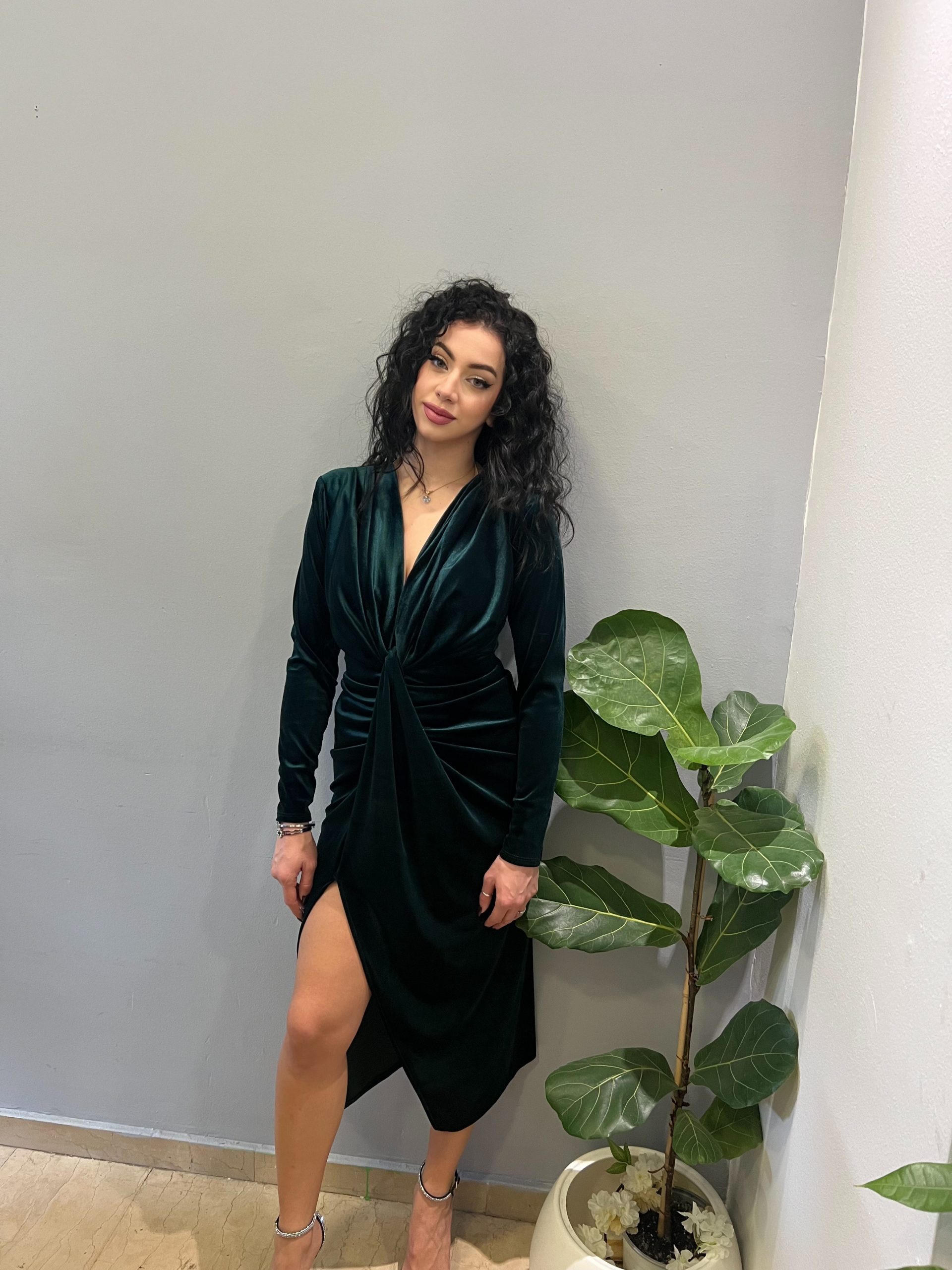 Green velvet dress - Image 3