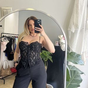 Black dantela corset