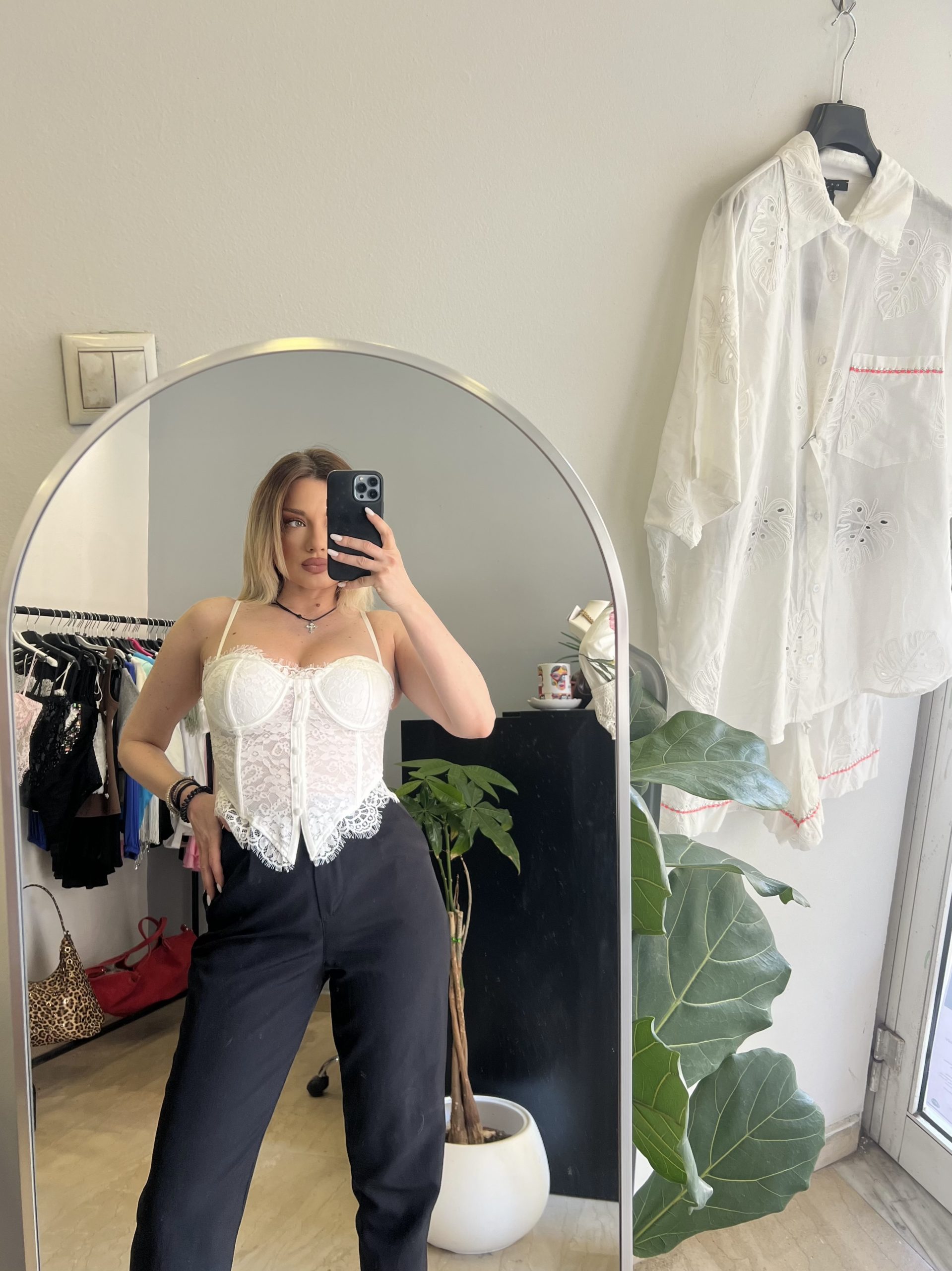 White dantela corset