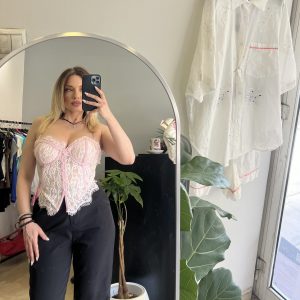Pink dantela corset