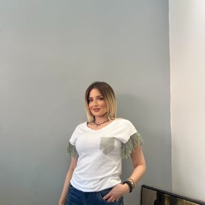 T-shirt with strass pocket