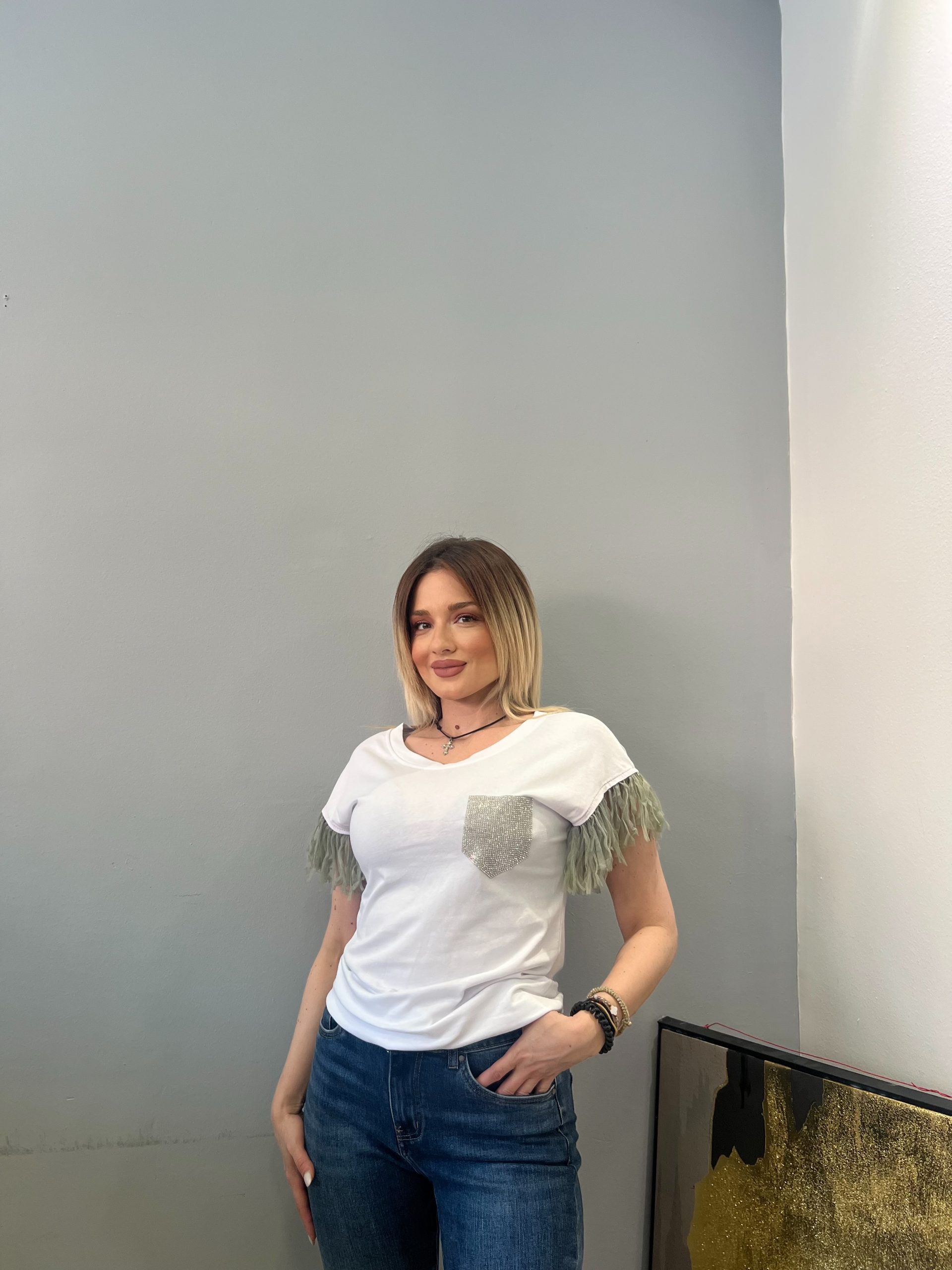 T-shirt with strass pocket